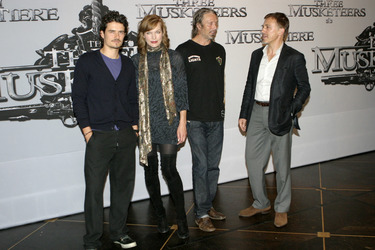 Orlando Bloom, Milla Jovovich, Mads Mikkelsen, Christoph Waltz