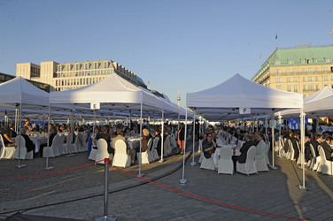 Gäste an der Tafel der Demokratie