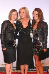 Silvia Matthäus mit Töchtern Alisa und Viola