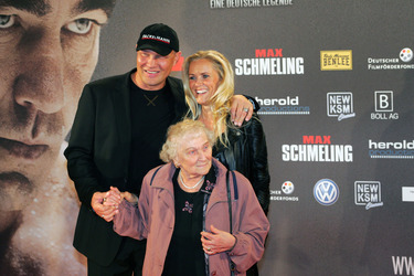 Axel Schulz mit Ehefrau Patricia und Mutter Edith