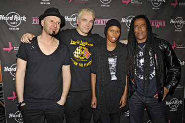 Ace, Mark Richardson, Skin, Cass (Skunk Anansie)