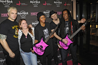 Skunk Anansie mit  Tina Lange (Hard Rock Cafe)