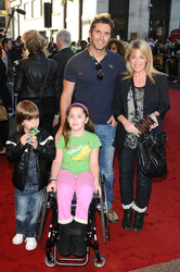 Lucy Alexander mit Begleitung