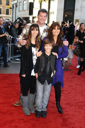 Samuel Kane, Linda Lusardi mit Kindern