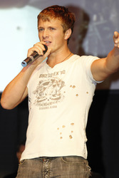 Charlie Bewley