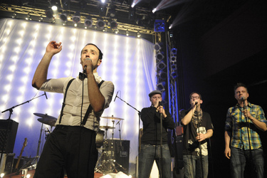 Nino Skrotzki (Virginia Jetzt) und Fettes Brot