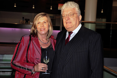 Hans Meiser mit Begleitung