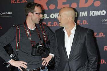 Bruce Willis mit Fotograf