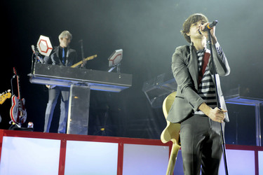 Mark Ronson & The Business Intl.