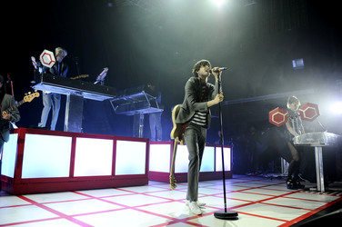 Mark Ronson & The Business Intl.