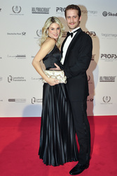 Claudelle Deckert mit Partner Maximilian Appel