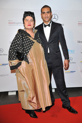 Elvira Bach mit Sohn Lamine