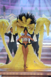 Tänzerin des Cabaret Lido de Paris