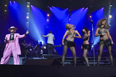 Kid Creole & The Coconuts