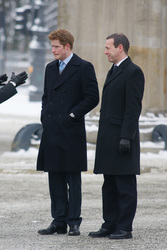 Henry Mountbatten-Windsor / Prinz Harry, Simon McDonald