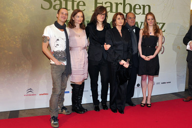 Barnaby Metschurat, Carina N. Wiese, Sophie Heldman, Senta Berger, Bruno Ganz, Leonie Benesch
