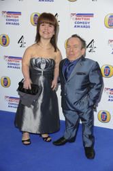 Warwick Davies mit Gattin