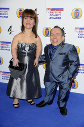 Warwick Davies mit Gattin