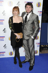 Katherine Parkinson mit Begleitung