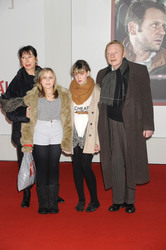 Monika Hansen und Otto Sander mit Enkelinnen Lulu und Bianca