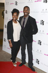 David Ajala mit Begleitung
