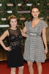Sarah Tkotsch, Janina Uhse