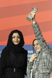 Sareh Bayat, Sarina Farhadi