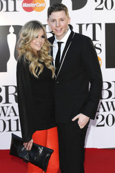 Professor Green mit Begleitung