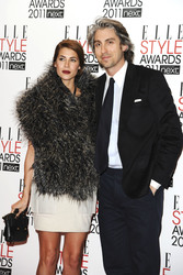George Lamb mit Begleitung