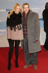 Gedeon Burkhard mit Freundin Anika Bormann