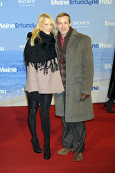 Gedeon Burkhard mit Freundion Annika Bormann