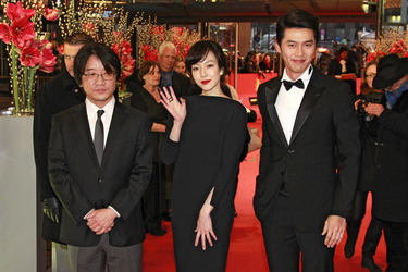 Yoon-ki Lee, Soo-jung Lim / Su-jeong Lim, Bin Hyun / Bin Hyeon