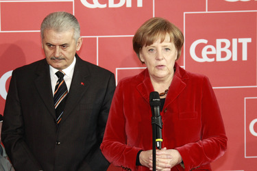 Binali Yildirim, Angela Merkel