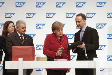 Binali Yildirim, Angela Merkel