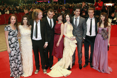 Alicia Vikander (Schweden), Clara Lago (Spanien), Domhnall Gleeson (Irland), Pilou Asbaek (Dänemark), Marija Skaricic (Kroatien), Andrea Riseborough (Großbritannien), Nik Xhelilaj (Albanie), Alexander Fehling (Deutschland), Natasha Petrovic (Mazedonien)