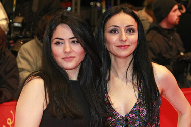Nesrin Samdereli, Yasemn Samdereli
