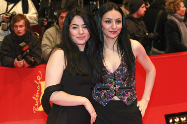 Nesrin Samdereli, Yasemn Samdereli