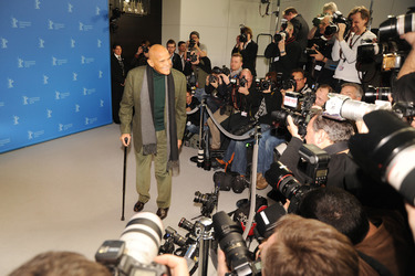 Harry Belafonte mit Fotografen