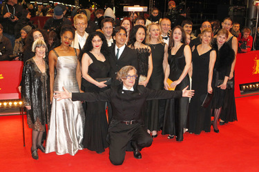 Wim Wenders mit Cast und Crew von 'Pina'