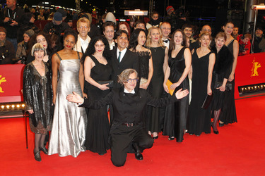 Wim Wenders mit Cast und Crew von 'Pina'