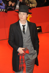Tom Schilling