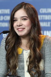 Hailee Steinfeld