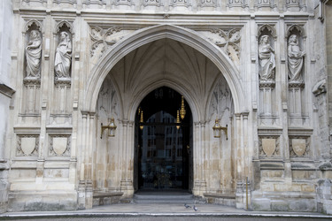 Westminster Abbey Eingang durch den das Paar nach der Trauung gehen wird / Westminster Abbey, entrance that William and Kate will leave after being married