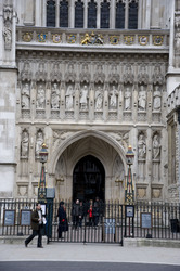 Westminster Abbey Eingang durch den das Paar nach der Trauung gehen wird / Westminster Abbey, entrance that William and Kate will leave after being married