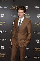 Robert Pattinson