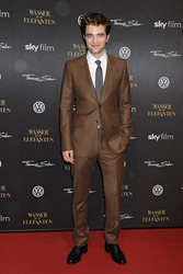 Robert Pattinson