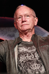 Lance Henriksen