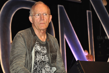 Lance Henriksen