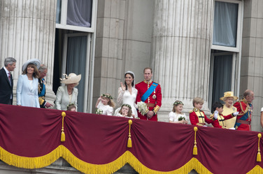 Michael und Carole Midleton, Prinz Charles und Camilla, Eliza Lopes, Margarita Armstrong-Jones, Grace Van Cutsem, Prinz William und Prinzessin Catherine, Lady Louise Windsor, Tom Pettifer, William Lowther-Pinkerton, Queen Elizabeth und Prinz Philip