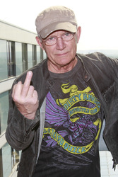 Lance Henriksen